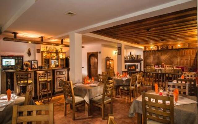 Kostadinovi Kashti Complex