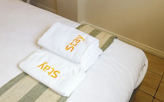 StayAU Cozy 1BR Living Space Chadstone
