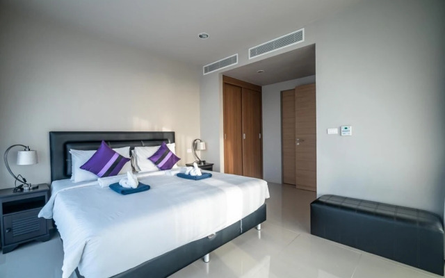 Spacious Apartment With Jacuzzi and Ocean View