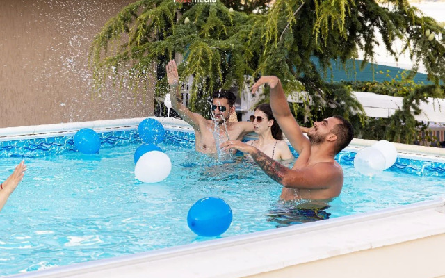 . RIVIERA 990 - Camere de Inchiriat