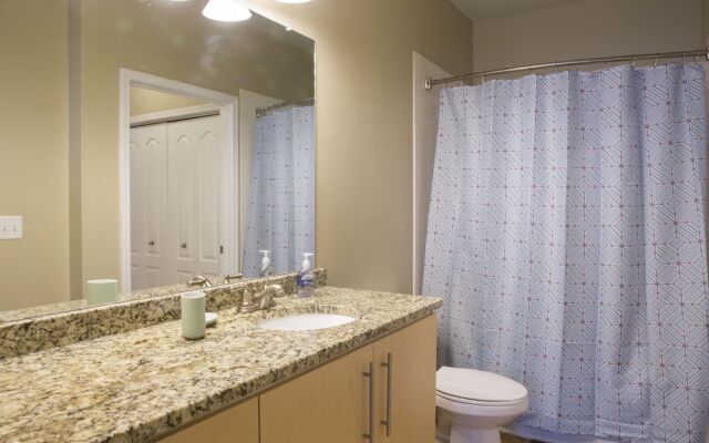 Southend 1 BR Apt with Parking by Frontdesk