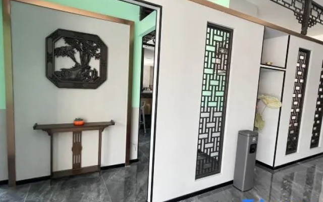 Yinmo Hotel (Zigong Ziliujing Old Street Light Park)