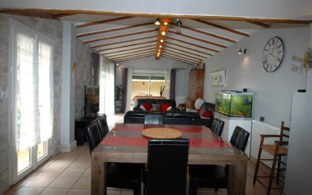 Holiday Home Near the Historic Center of Avignon