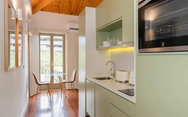 Liiiving in Porto - Trindade Deluxe Studio 3T