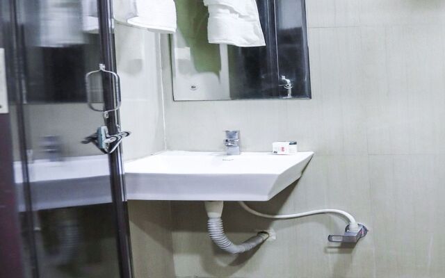 OYO 2681 Hotel Madhuram palace
