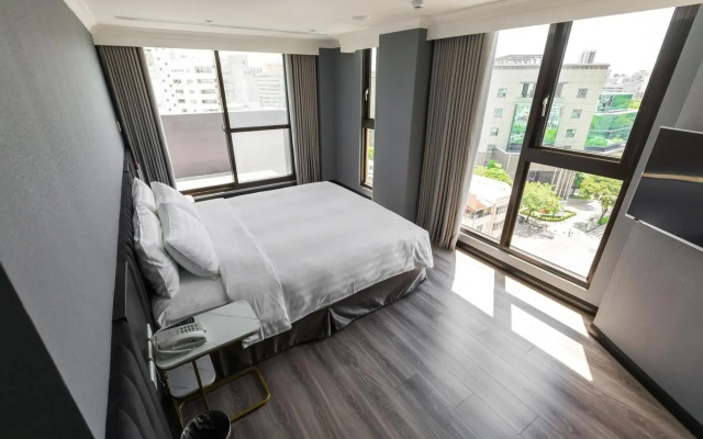 Q21 Hotel