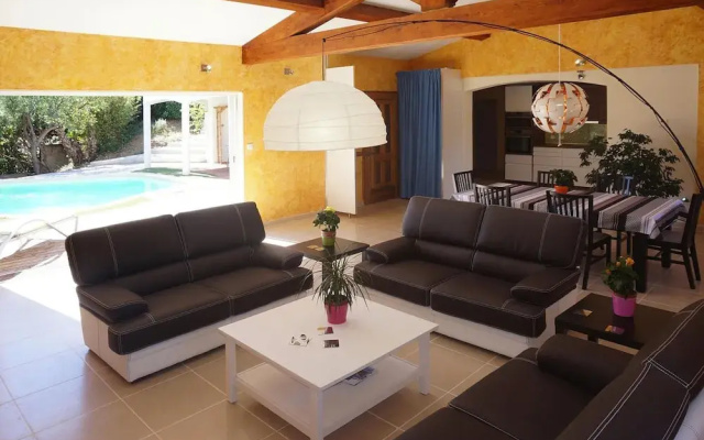 Pretty and Modern Villa With Private Pool, Cavalaire-sur-mer