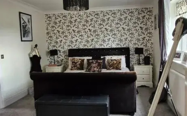 5-bedroom Family Holiday Home Sleeps 7 Garden Parking Pet Friendly North Wales