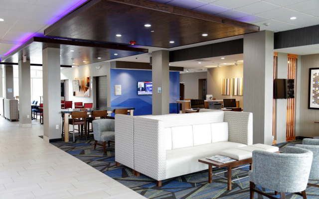 Holiday Inn Express & Suites Alabaster by IHG
