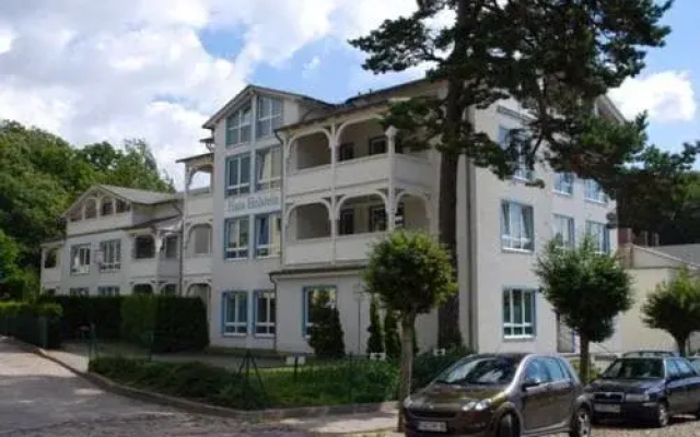 Haus Holstein - Ferienwohnung 15 mit Balkon