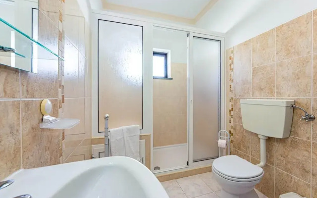 New Sunset Haven in Gale-2br With Big Terrace