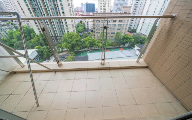 Tyms Family 2BR 1BA Apt Xujiahui Center