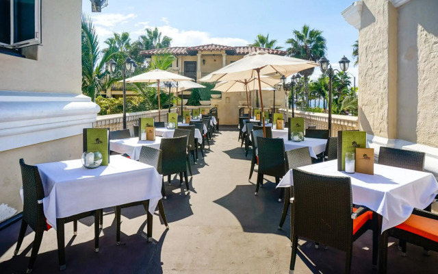 Balboa Inn, On the Beach