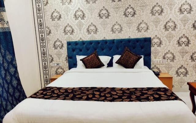 Hotel Rajwada Resort