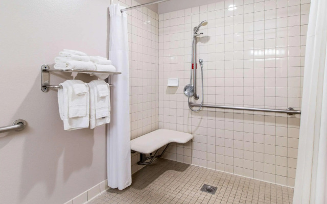 Ramada Bayside Inn & Suites Eureka