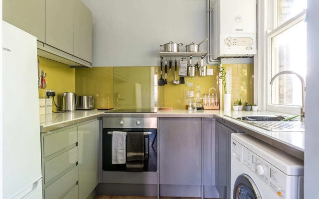 Stunning Flat Near the Beach & Trains