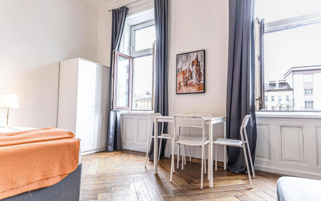 Gorgeous 1BR Apt near AKH Hospital