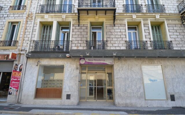 Studio in front of main train station in Nice near tramway