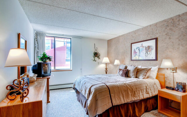 Mountain Plaza at Center Village by Copper Mountain Lodging