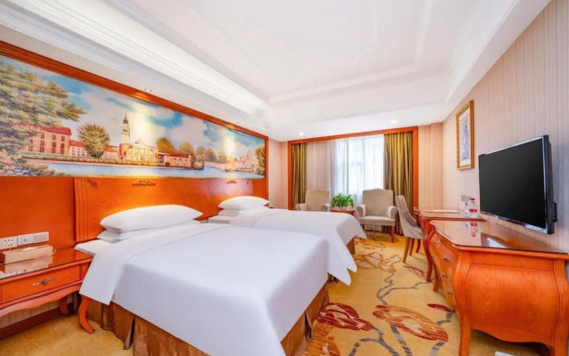 Vienna International Hotel (Shenzhen Bantian Huancheng South Road)
