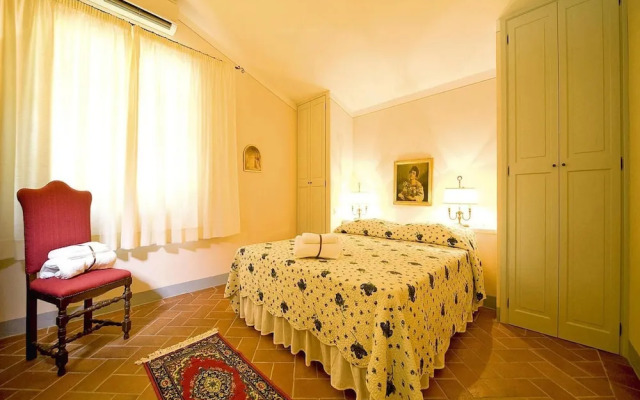 Apartment in Tuscany With Pool & Golf Access