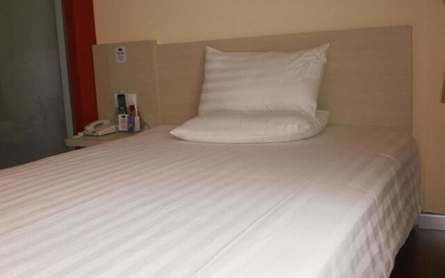 Hanting Hotel (Binzhou Zhongbai Building)