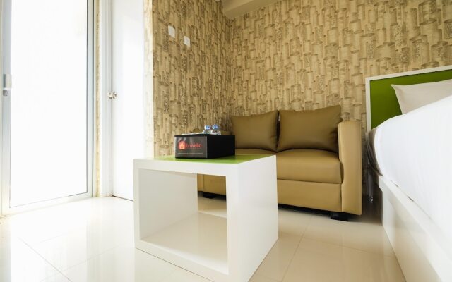 Modern and Minimalist Studio Bassura City Apartment