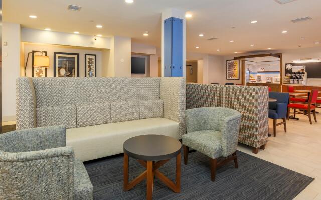 Holiday Inn Express Las Vegas - Stadium Area by IHG