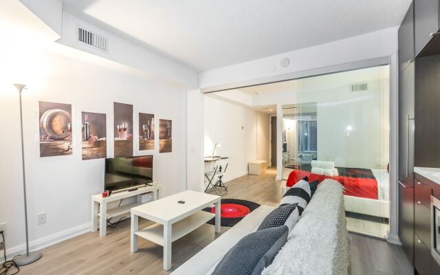 Executive Class, Downtown Luxury Condo @ Yorkville