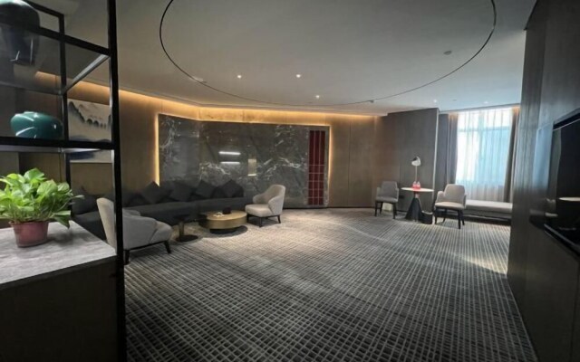 Huarong Hongfa International Hotel (People's Square)