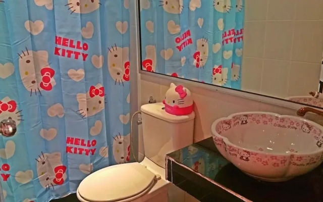 Hello Kitty Signature Suite