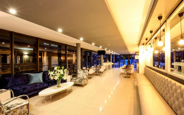 The Nicol Hotel and Apartments