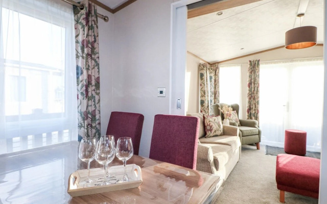 Chichester Lakeside Holiday Park