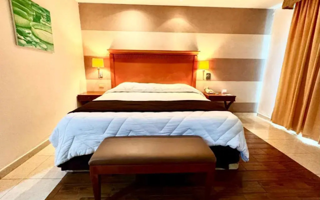 Hotel Meson De La Rivera