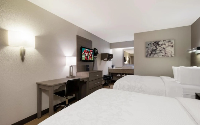 Red Roof Inn PLUS+ Chicago - Naperville