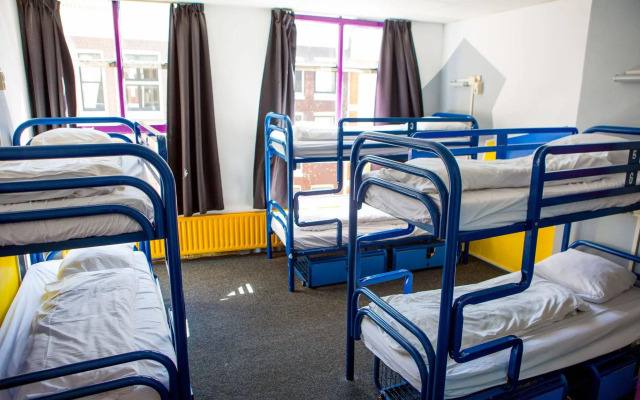 The Flying Pig Downtown Youth Hostel