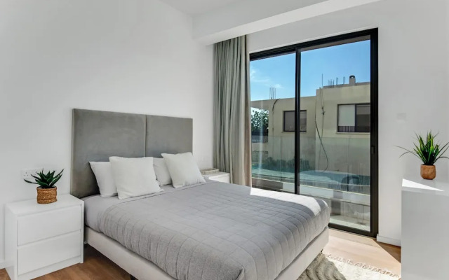 Sanders Olive - Cute 2-bdr Apt With Shared Pool