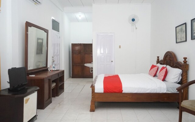 Pelangi Hotel by OYO Rooms