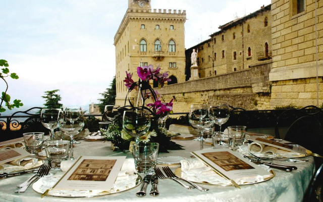 Hotel Titano