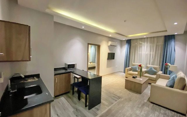 Lian Park Hotel