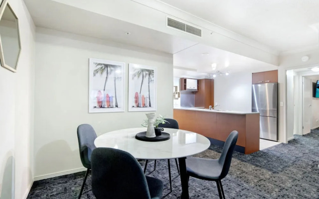 Chevron Renaissance - Wow Stay