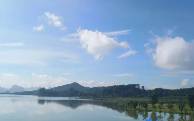 Huangyao Flowers Ocean Hotel