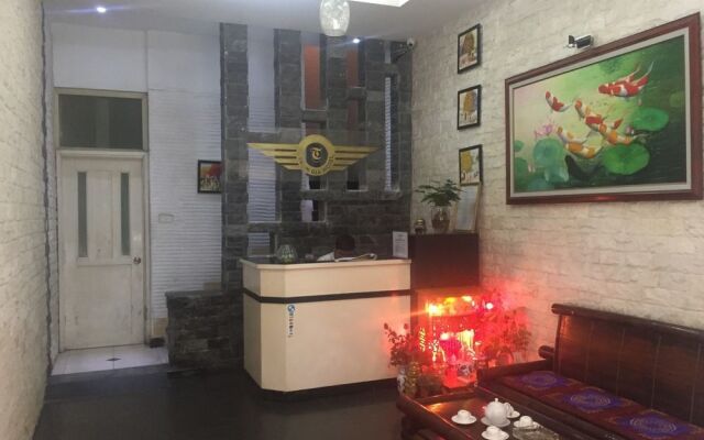Tran Gia Hotel Huynh Thuc Khang