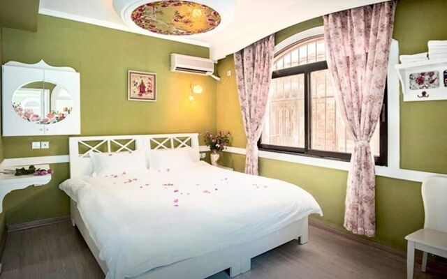 Xiamen Gulangyu Sunshine Dora's House
