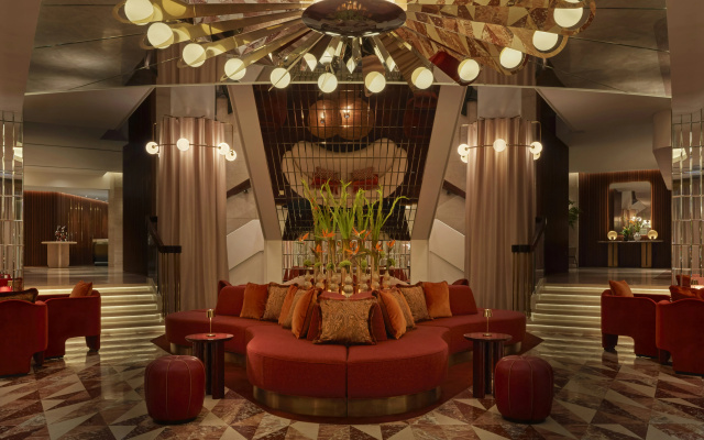London Hilton on Park Lane - Image 2