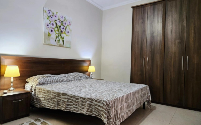 Seafront Apartment - Wifi - Sleeps 5 - Fl2