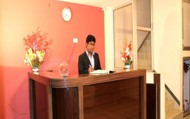 Hotel Shanta VS Continental