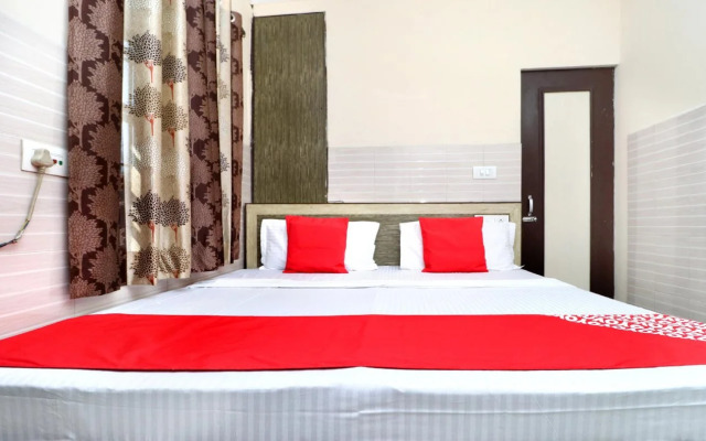 OYO 23084 Chhabra Guest House
