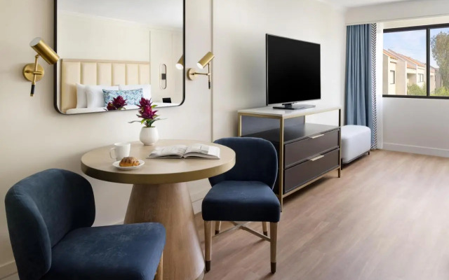 The Anza - A Calabasas Hotel