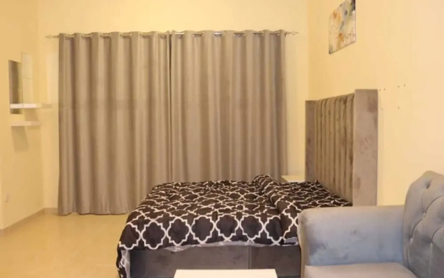 Lovely Studio With Balcony And Free Parking